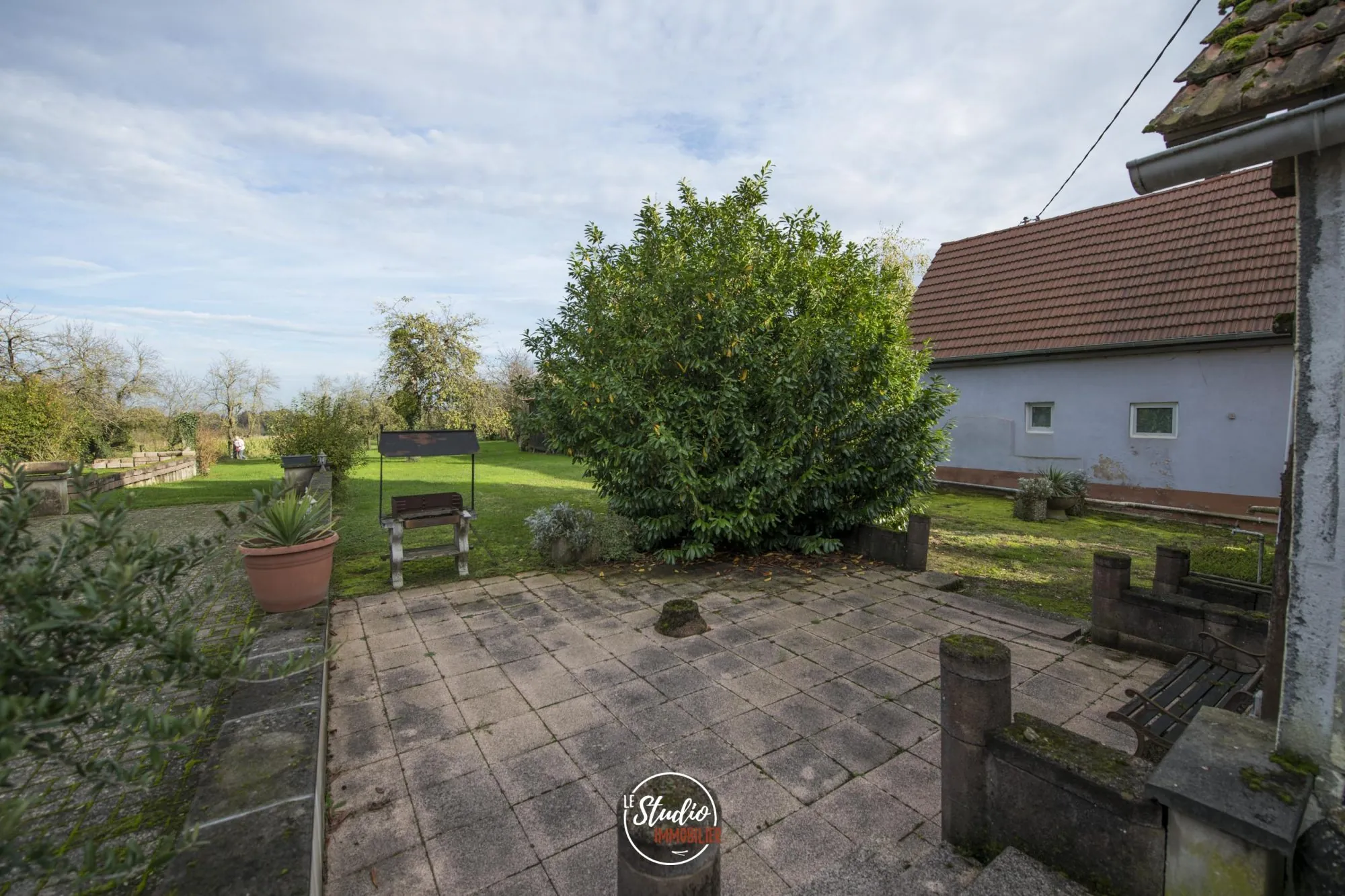 Terrain constructible à Forstheim de 1184 m² au calme en Alsace Nord 