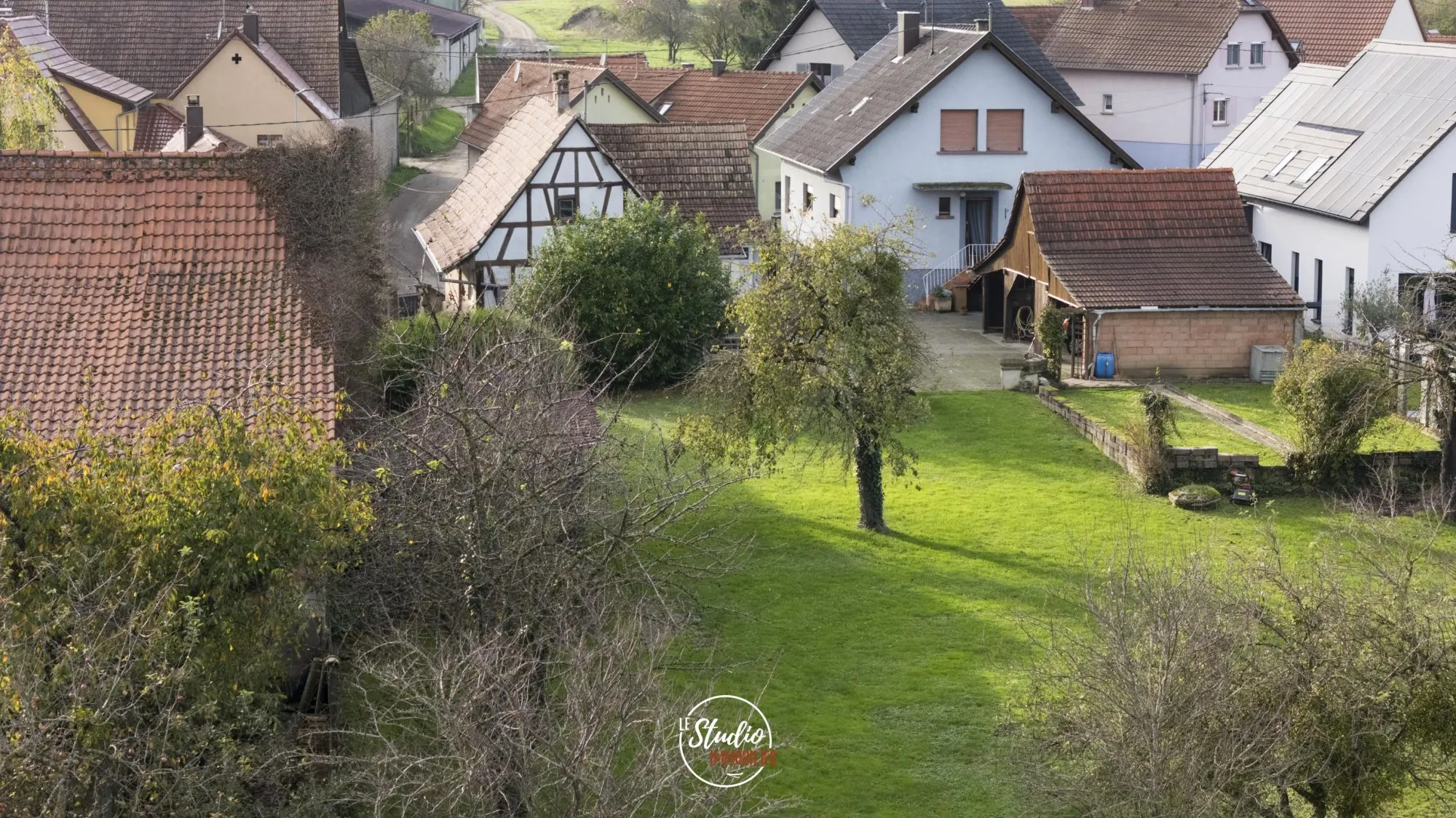 Terrain constructible à Forstheim de 1184 m² au calme en Alsace Nord 