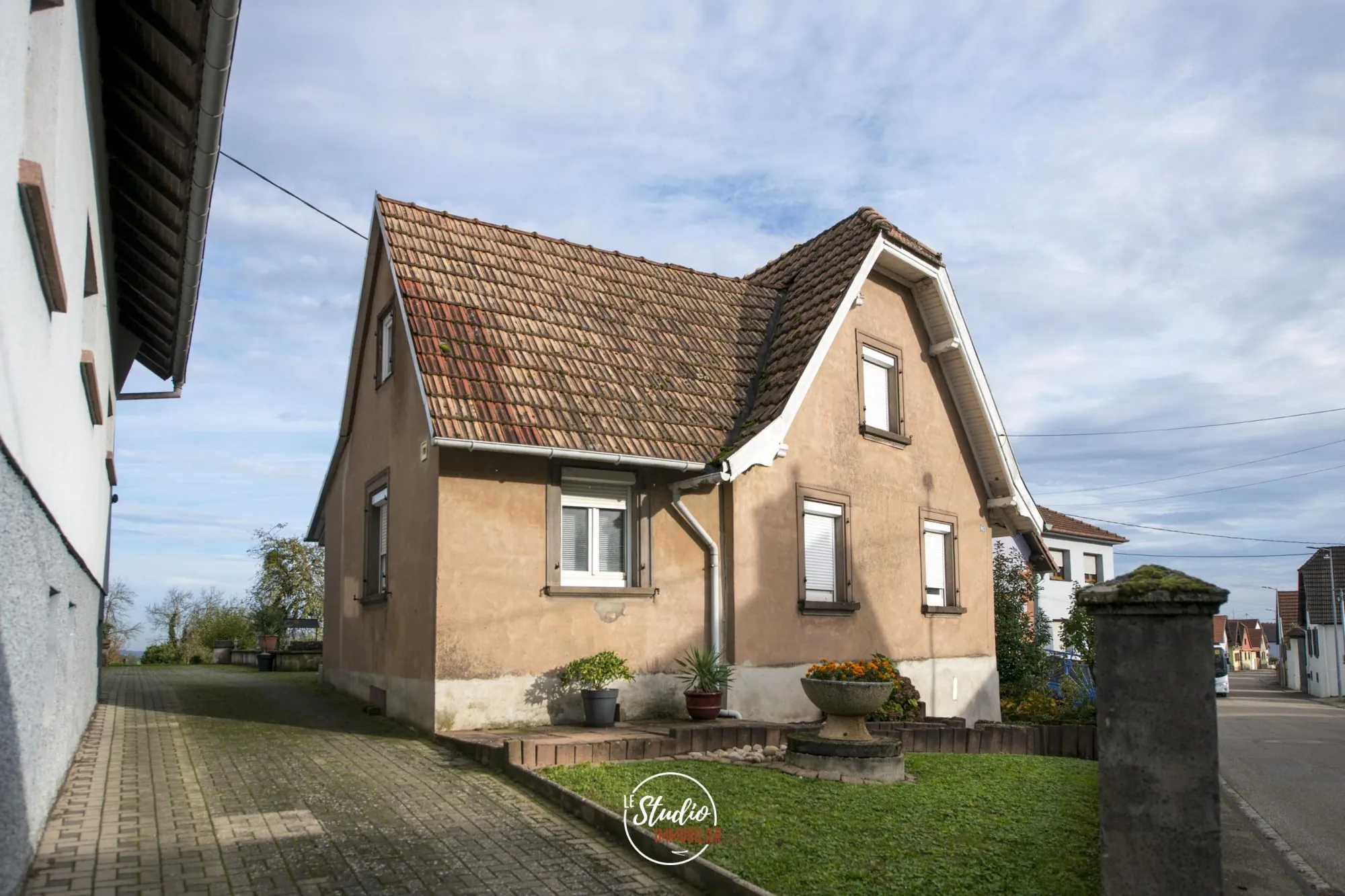 Terrain constructible à Forstheim de 1184 m² au calme en Alsace Nord 