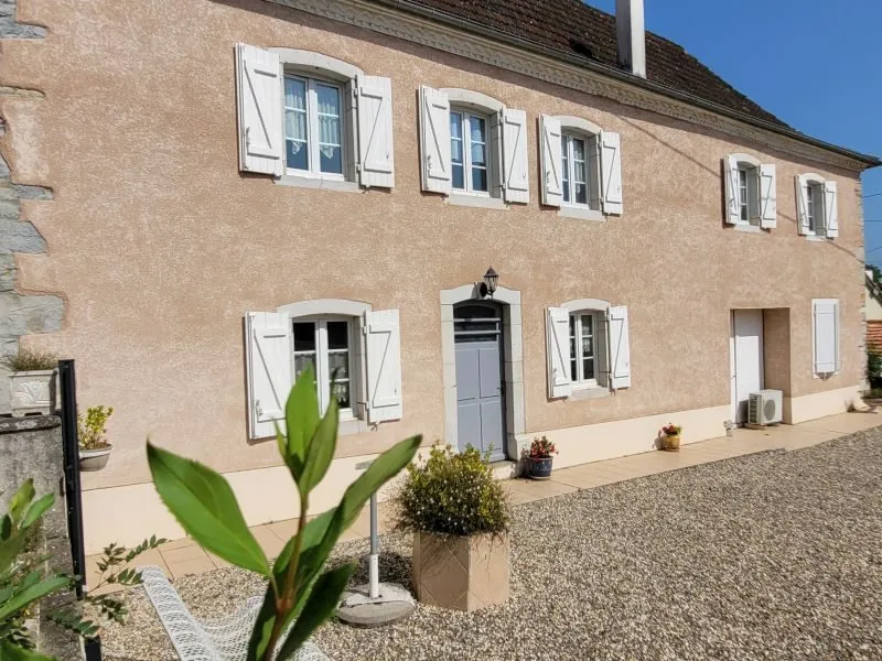Maison traditionnelle à Mauléon-Licharre avec jardin de 400 m², 4 chambres et charme d'époque 