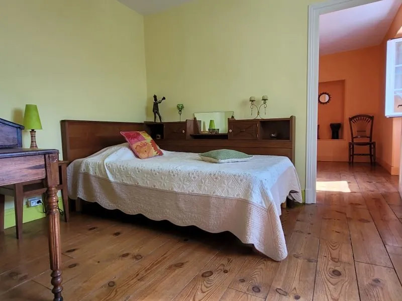 Maison traditionnelle à Mauléon-Licharre avec jardin de 400 m², 4 chambres et charme d'époque 