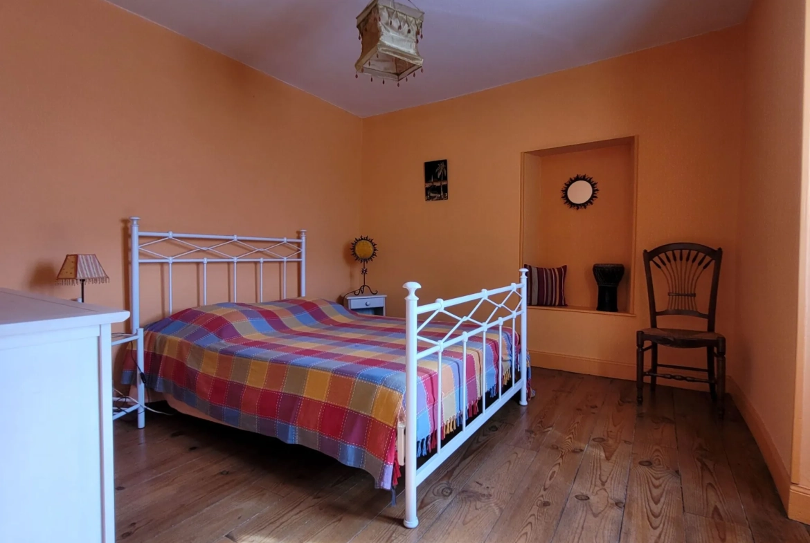 Maison traditionnelle à Mauléon-Licharre avec jardin de 400 m², 4 chambres et charme d'époque 