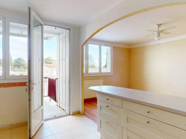 Appartement F4 à Montpellier avec garage et potentiel de rénovation