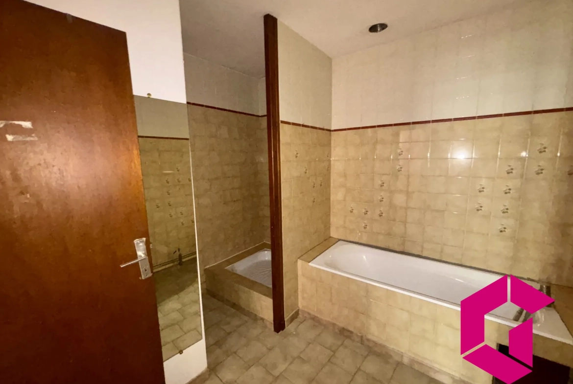 Appartement T5 avec balcon à vendre à Annonay - 120 m² 
