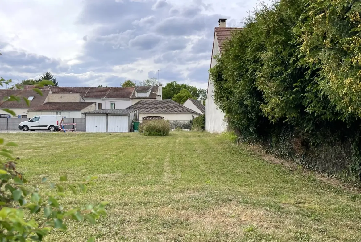 Terrain constructible de 965 m² à Congis-sur-Thérouanne, proche Paris et Meaux 