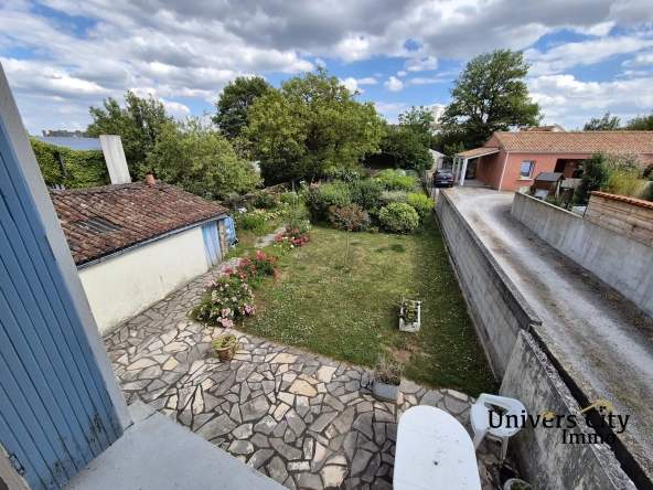 Maison à vendre à Legé avec jardin de 300 m² - Bon état