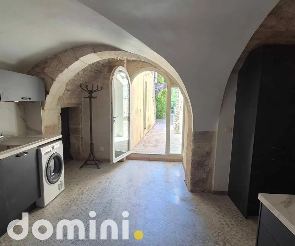 Charmant appartement T3 de 85 m² à Saussines avec cave et extérieur partagé 
