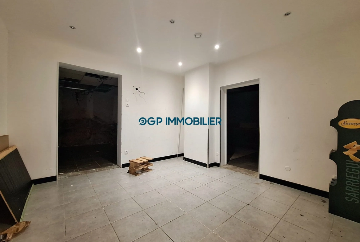 Mur commercial de 67,47 m² à Castelnau-d'Estrétefonds - Investissement ou activité 