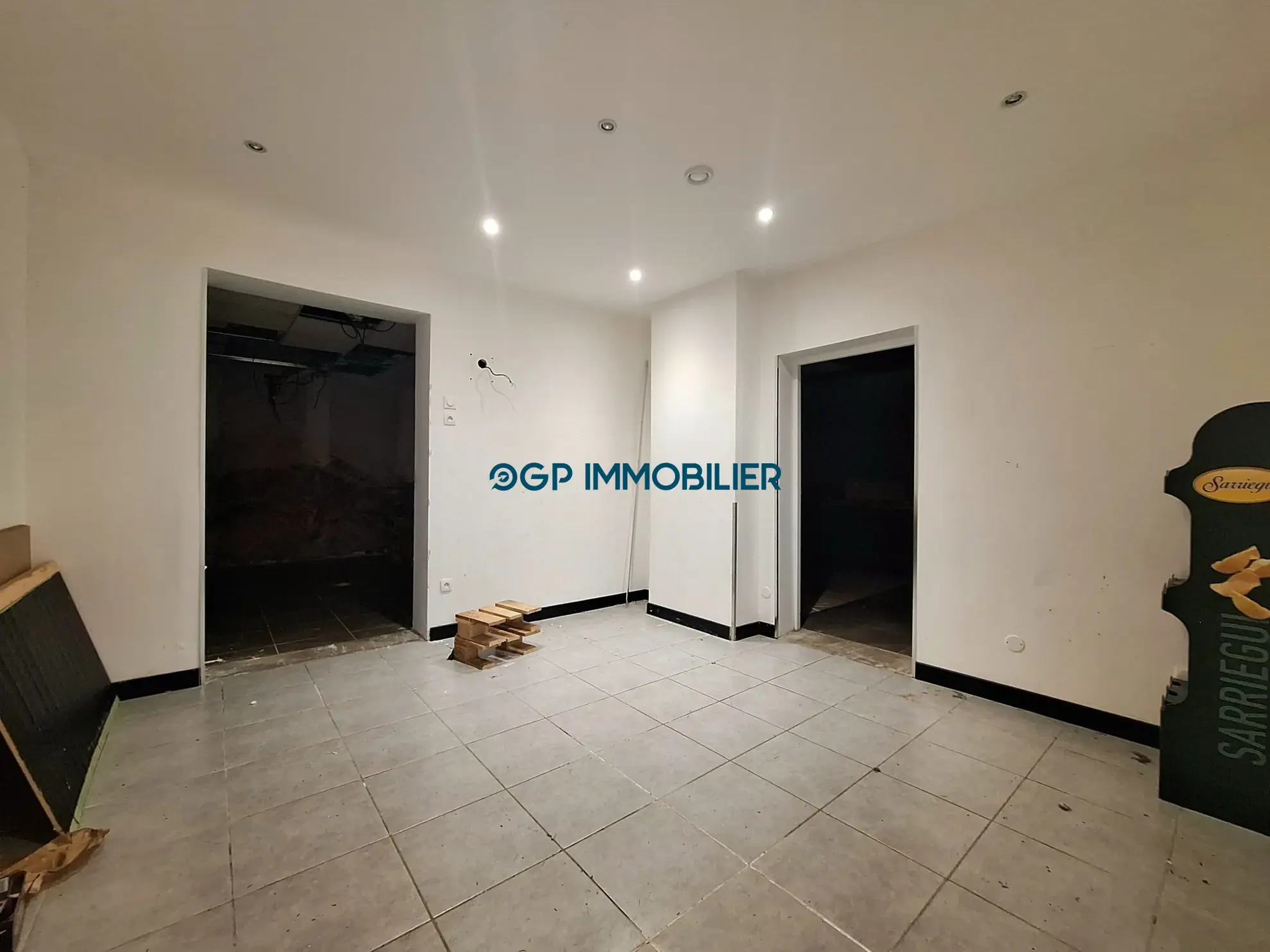 Mur commercial de 67,47 m² à Castelnau-d'Estrétefonds - Investissement ou activité 