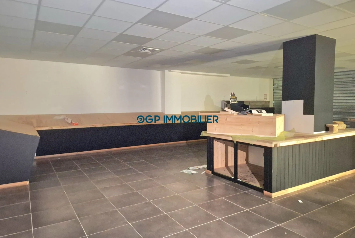 Mur commercial de 67,47 m² à Castelnau-d'Estrétefonds - Investissement ou activité 