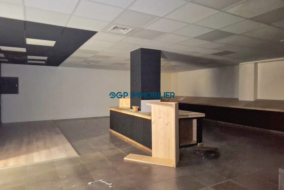 Mur commercial de 67,47 m² à Castelnau-d'Estrétefonds - Investissement ou activité 