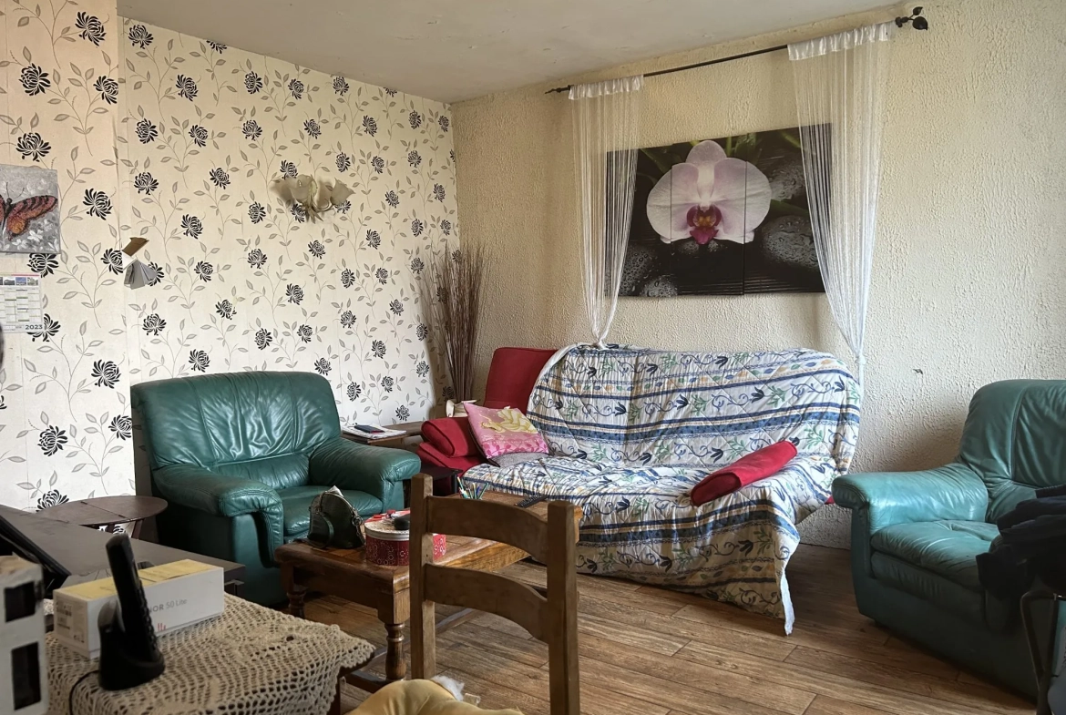 Maison à vendre à Condé-en-Normandie - 2 pièces, 42 m² avec travaux à prévoir 
