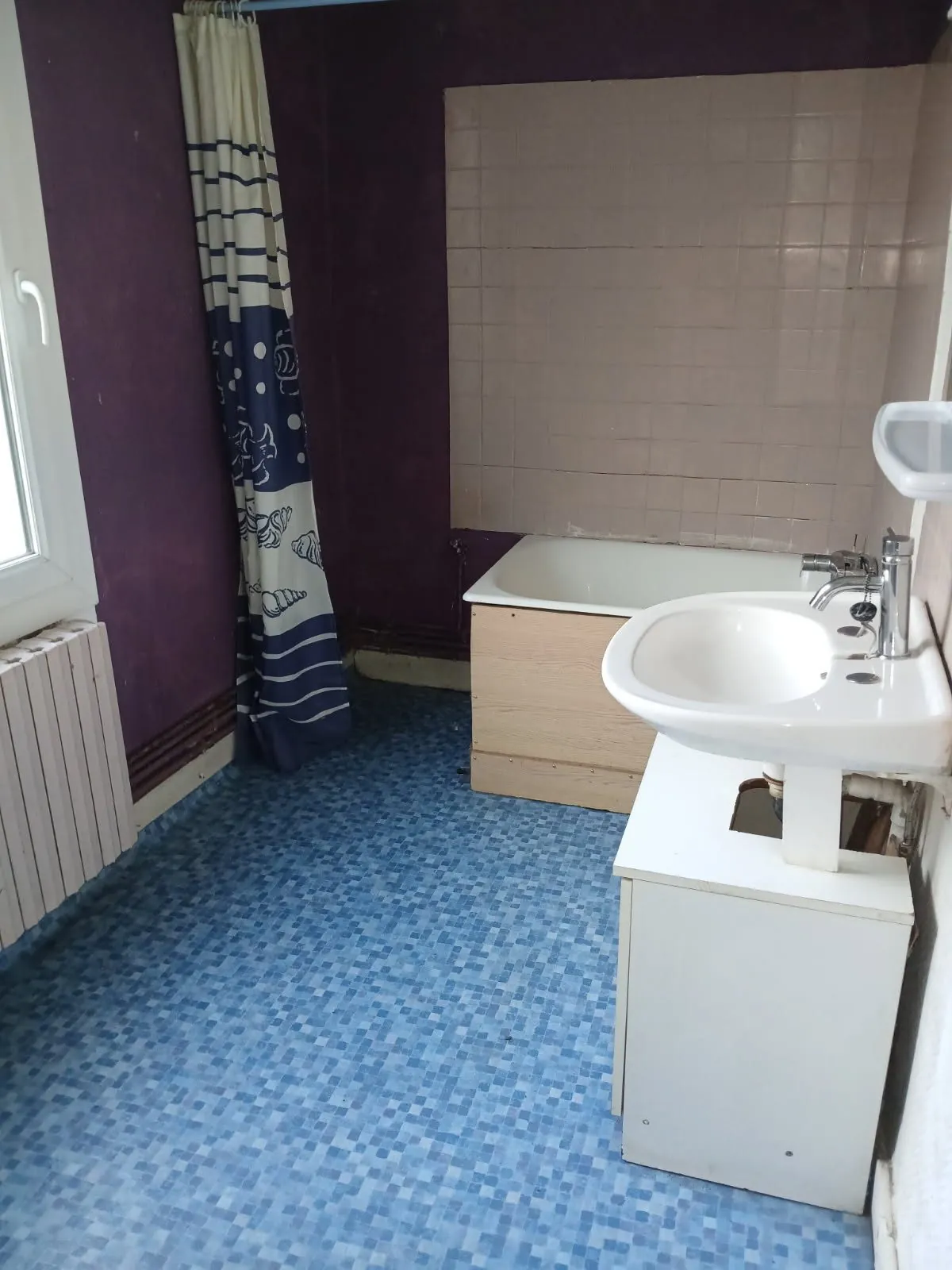 Maison à vendre à Condé-en-Normandie - 2 pièces, 42 m² avec travaux à prévoir 