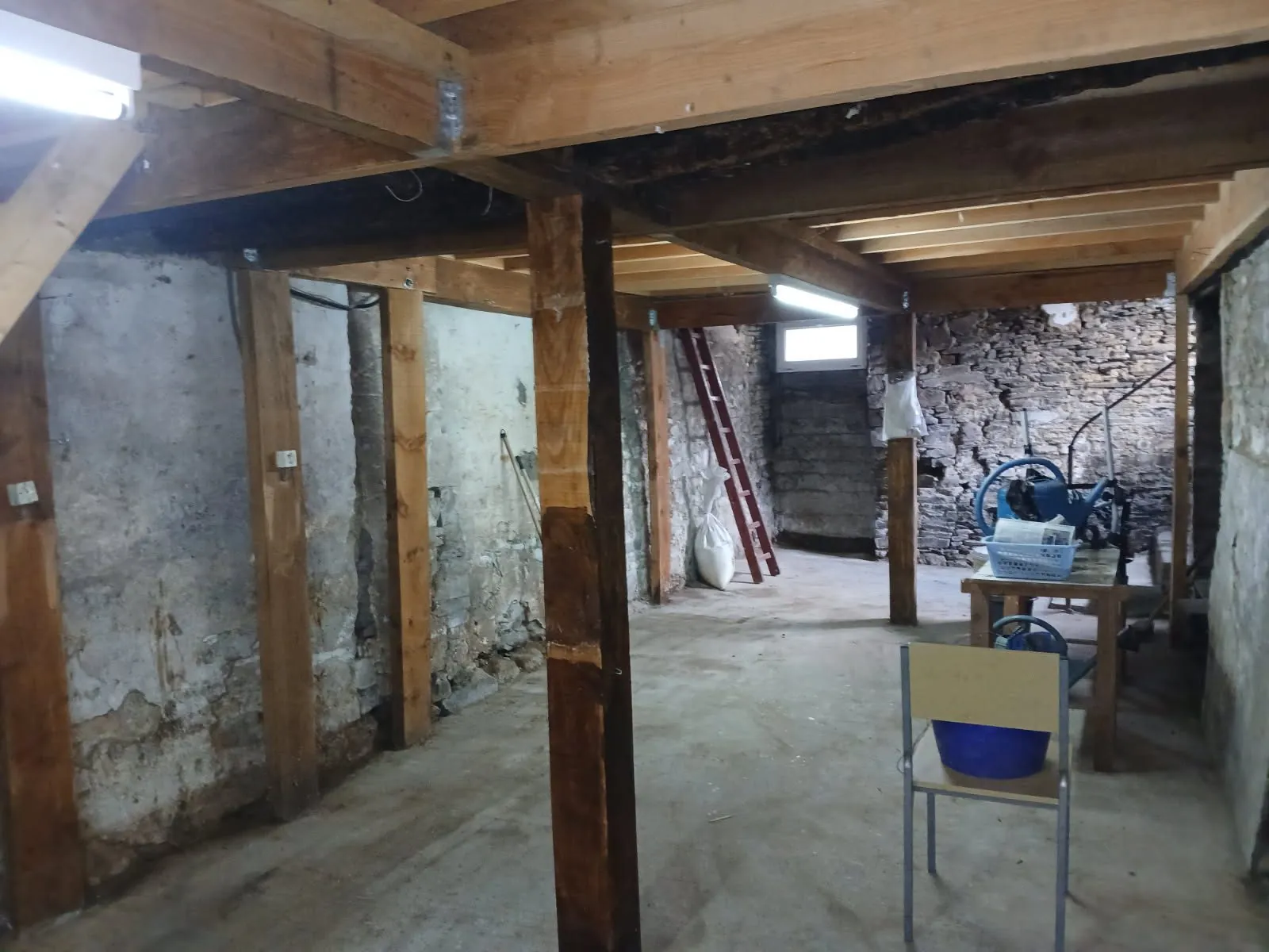 Maison à vendre à Condé-en-Normandie - 2 pièces, 42 m² avec travaux à prévoir 