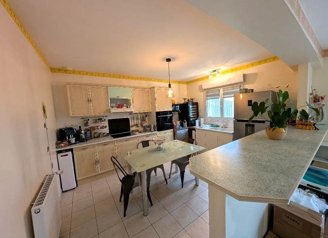 Maison à Buxerolles de 99 m² avec jardin, 3 chambres et garage 