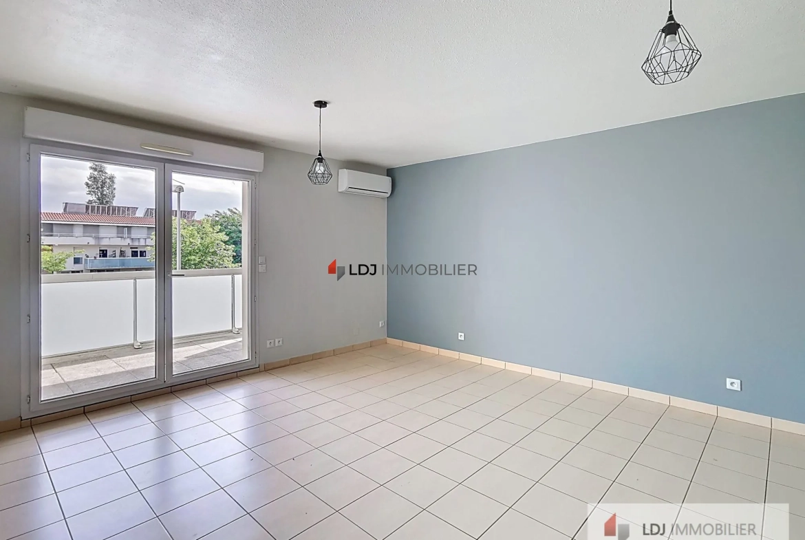 Appartement T3 avec terrasse et garage à Perpignan 
