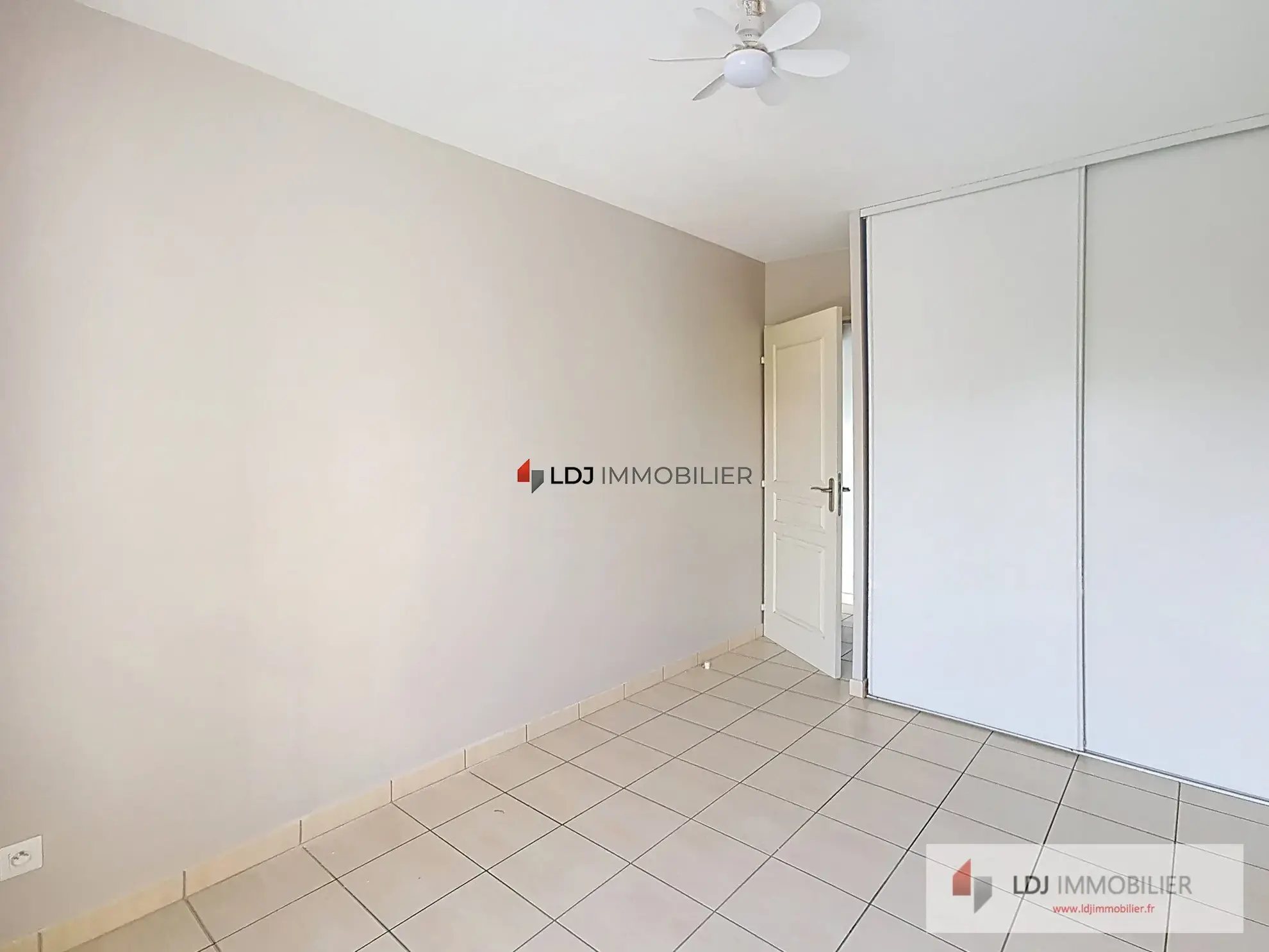 Appartement T3 avec terrasse et garage à Perpignan 