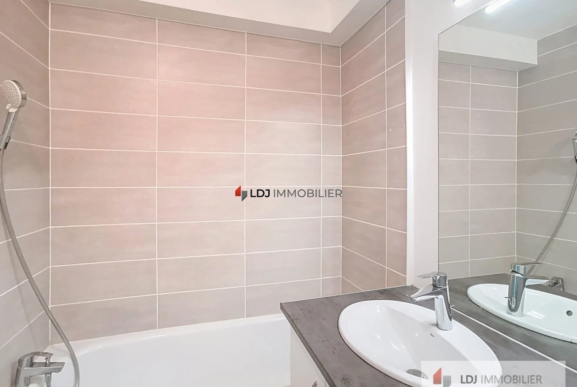 Appartement T3 avec terrasse et garage à Perpignan 