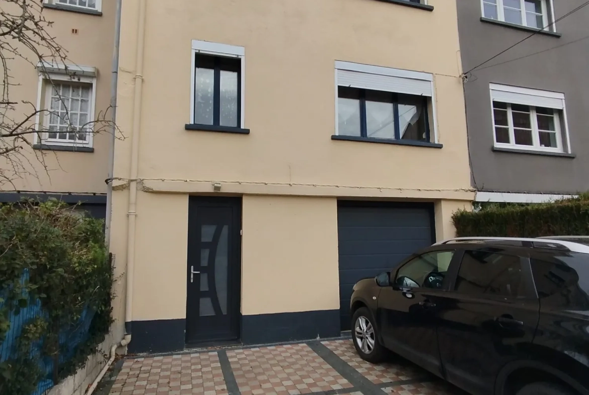 Maison à vendre à Houplines - 70m² avec jardin et parking 