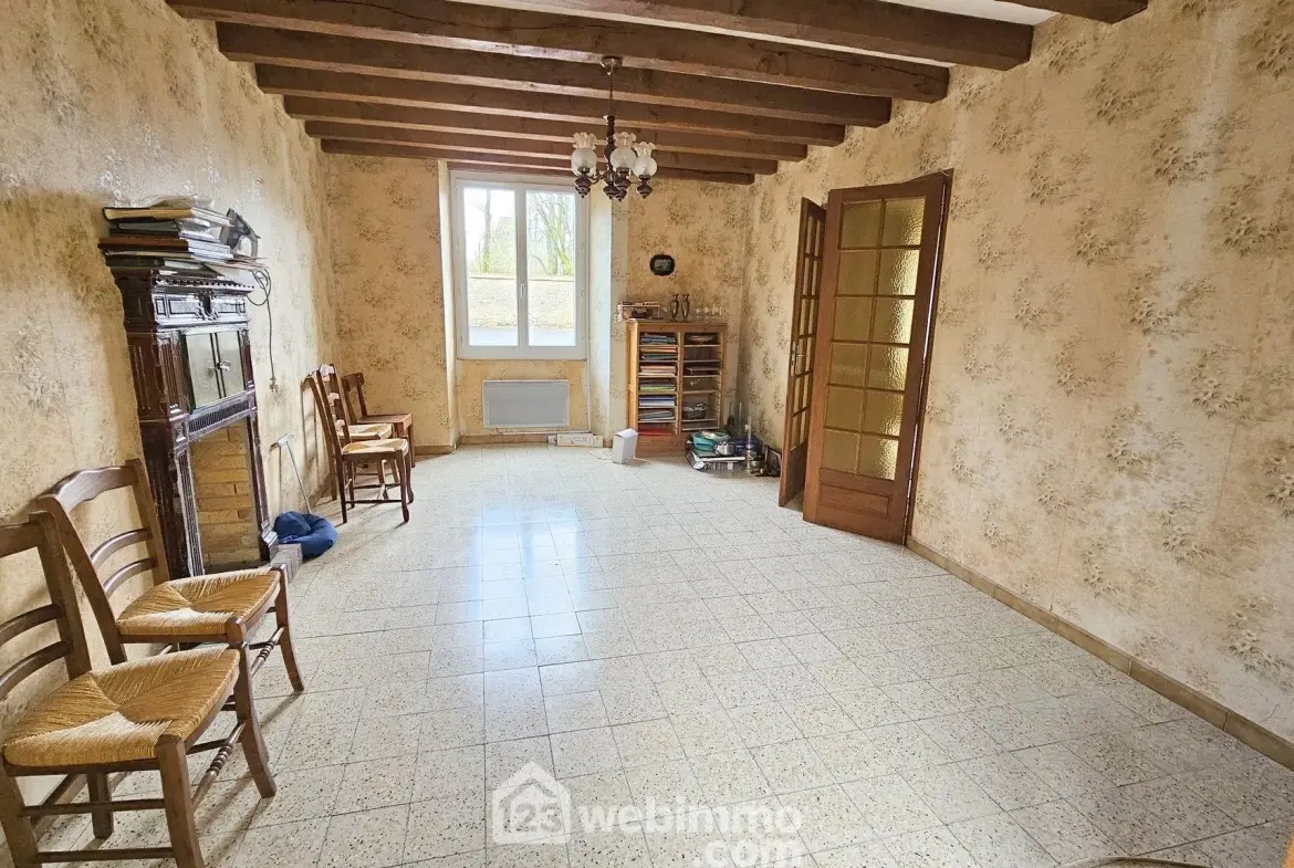 Ancienne ferme à rénover de 264 m² avec dépendances à La Chapelle-la-Reine 