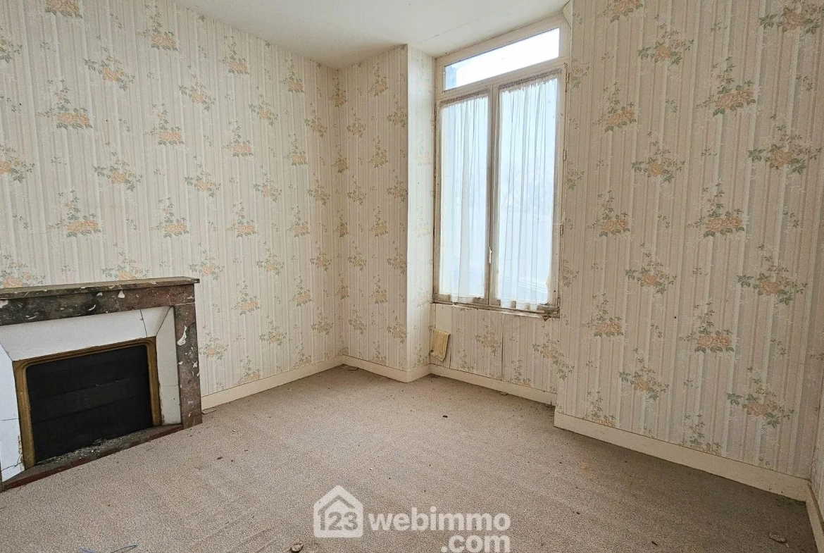 Ancienne ferme à rénover de 264 m² avec dépendances à La Chapelle-la-Reine 
