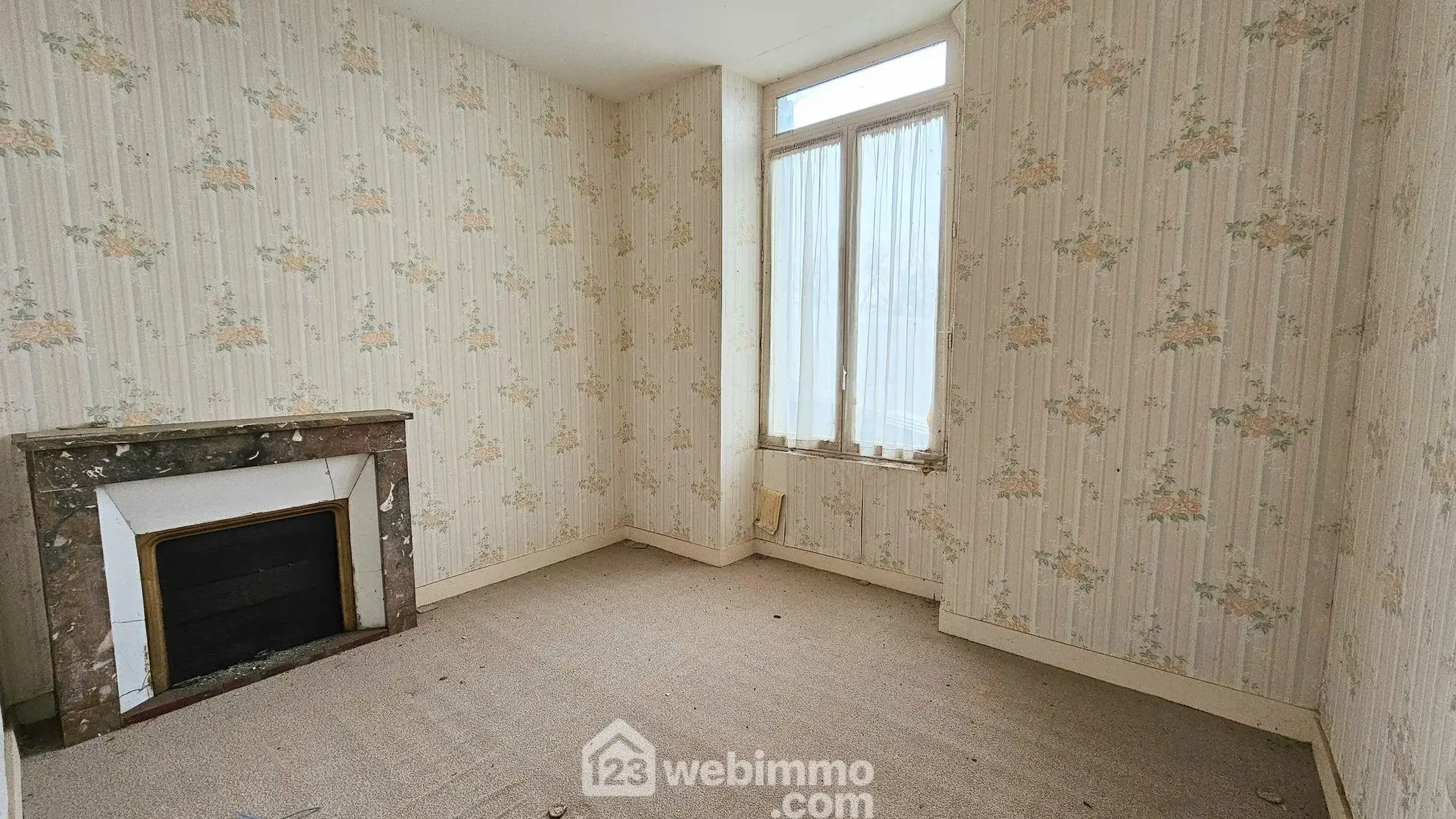 Ancienne ferme à rénover de 264 m² avec dépendances à La Chapelle-la-Reine 