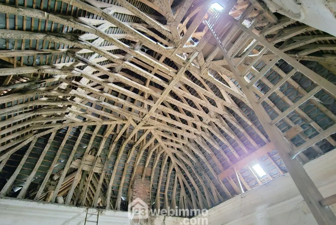 Ancienne ferme à rénover de 264 m² avec dépendances à La Chapelle-la-Reine 