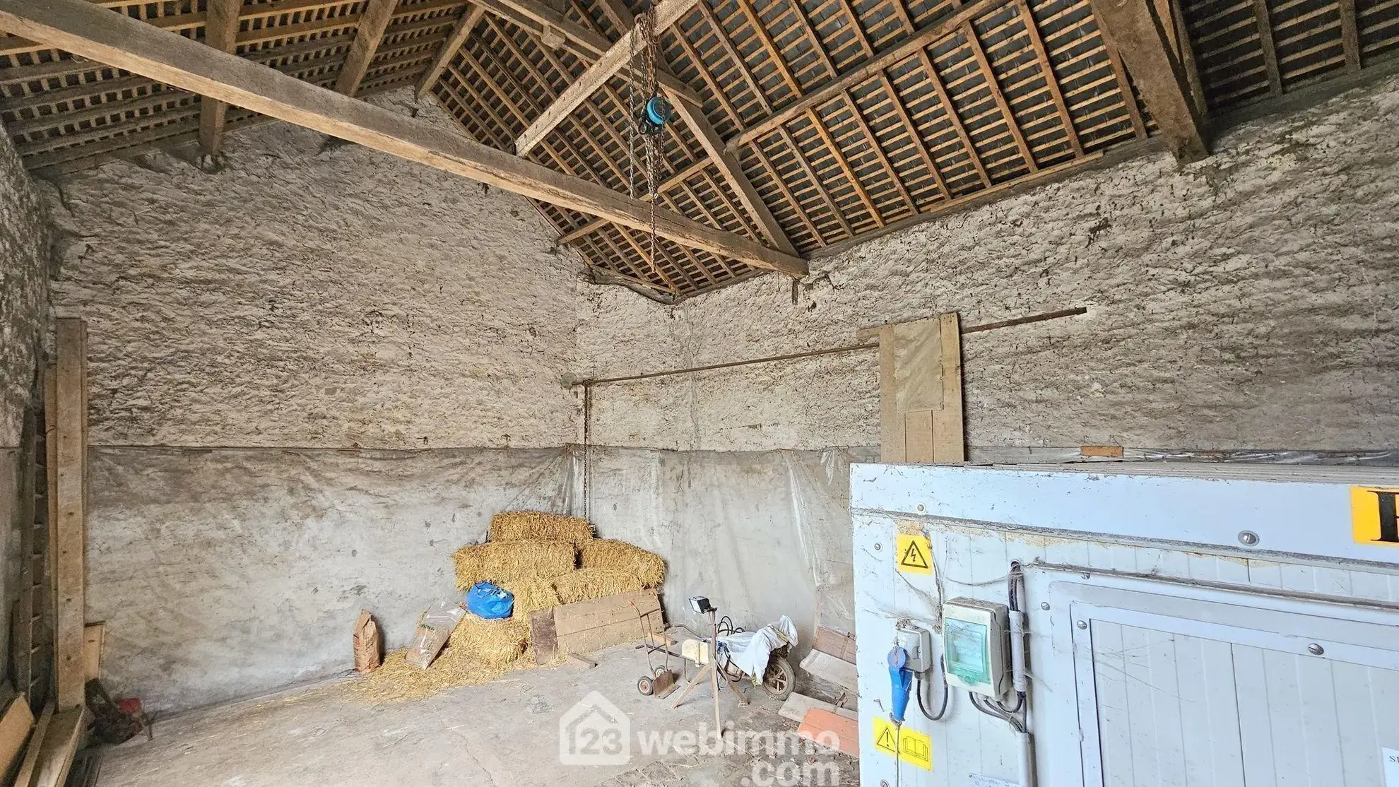 Ancienne ferme à rénover de 264 m² avec dépendances à La Chapelle-la-Reine 