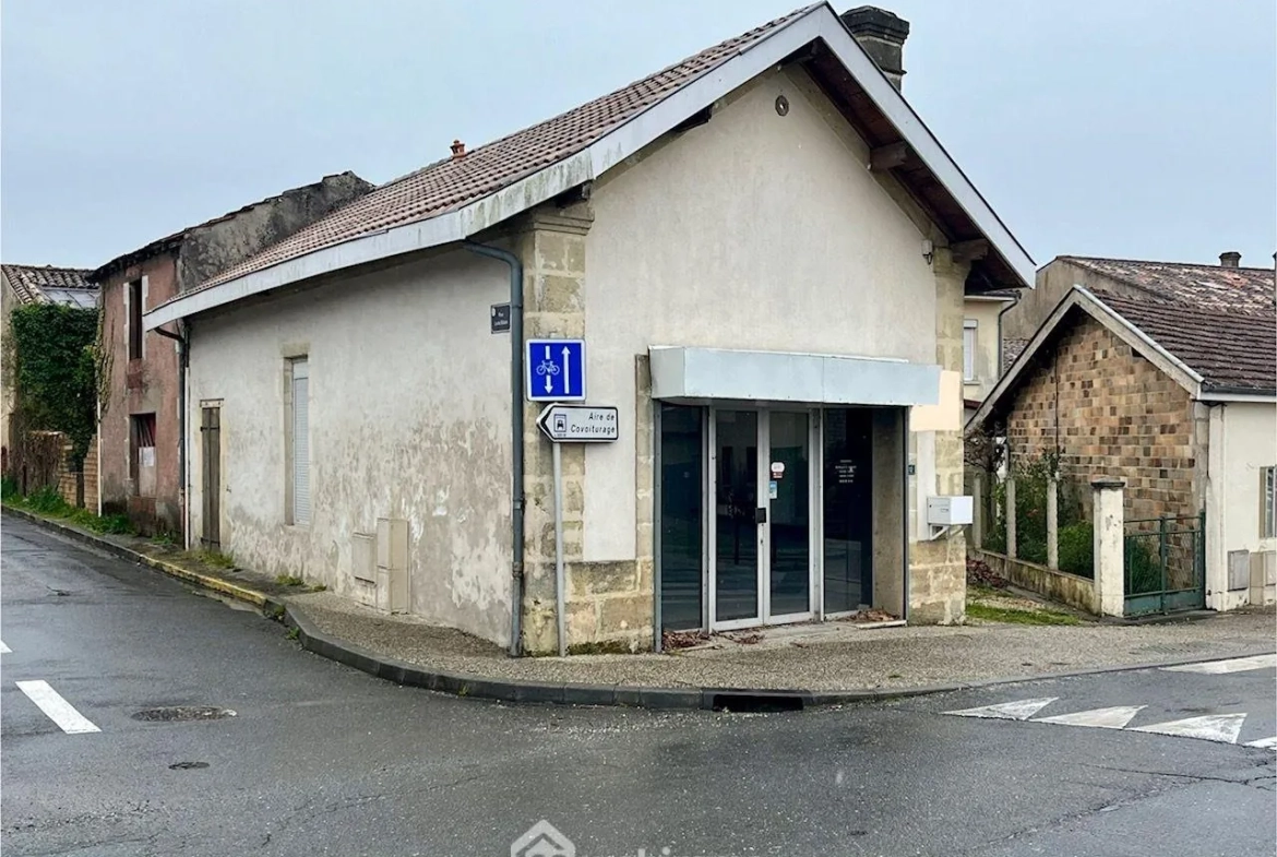 Vitrine commerciale de 50 m² à Listrac-Médoc, emplacement stratégique sur la route départementale 215 