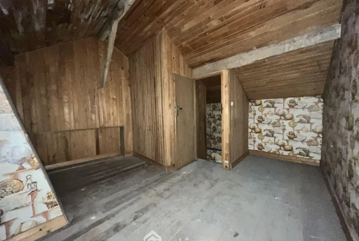 Vitrine commerciale de 50 m² à Listrac-Médoc, emplacement stratégique sur la route départementale 215 