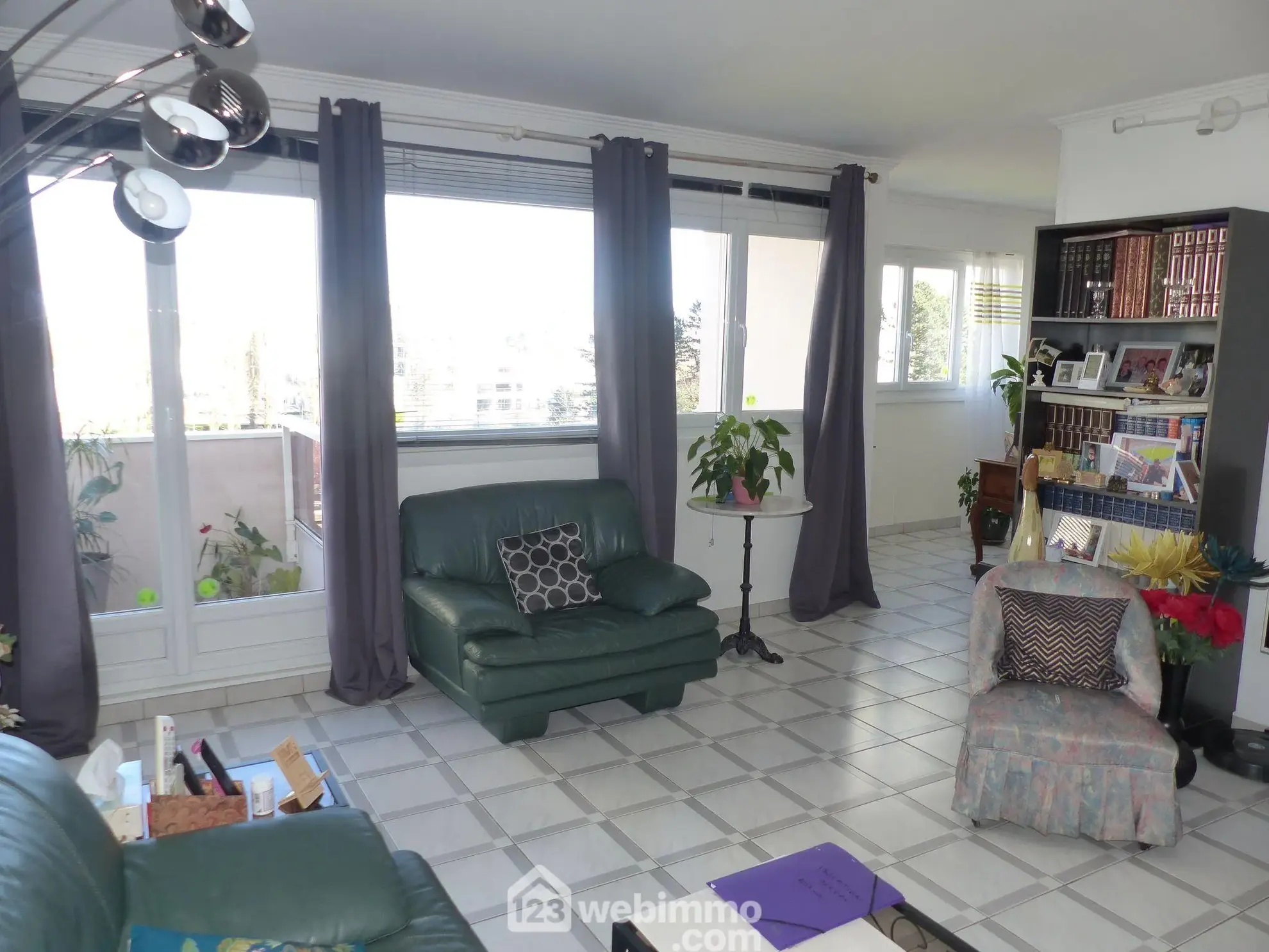 Appartement de 99 m² à Bihorel avec 3 chambres, résidence sécurisée et parking 