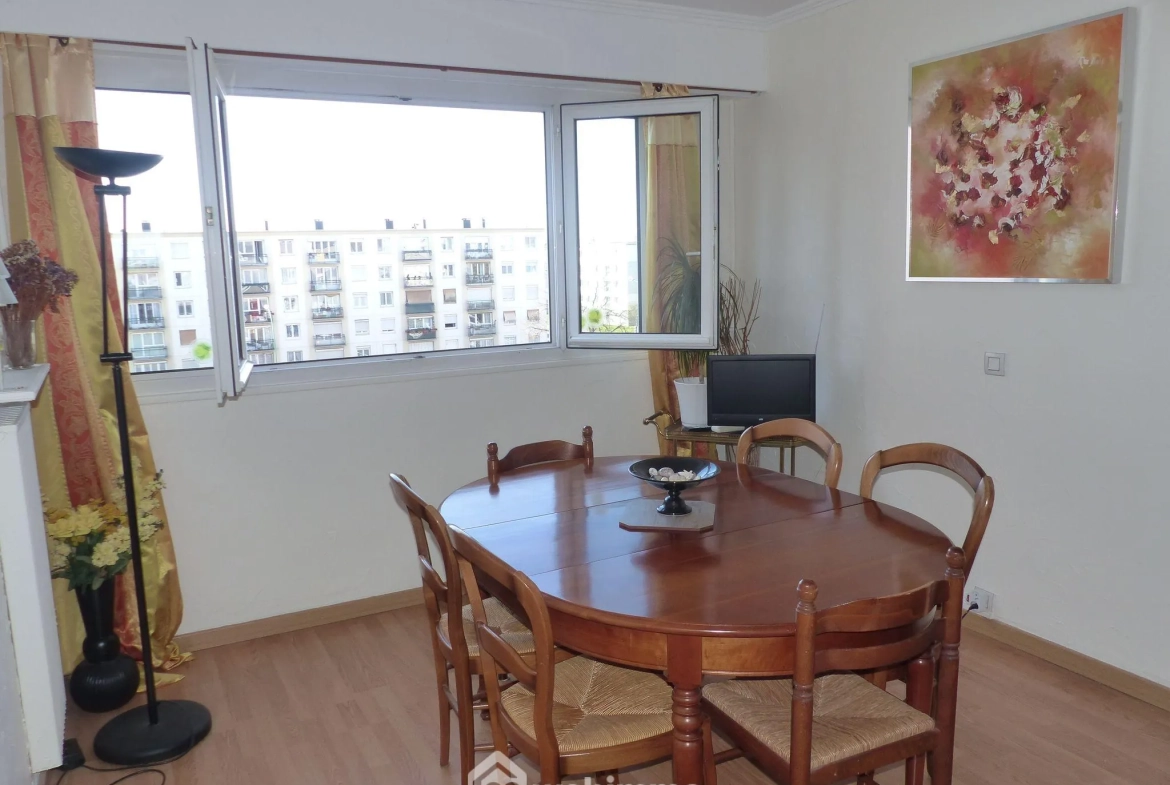 Appartement de 99 m² à Bihorel avec 3 chambres, résidence sécurisée et parking 