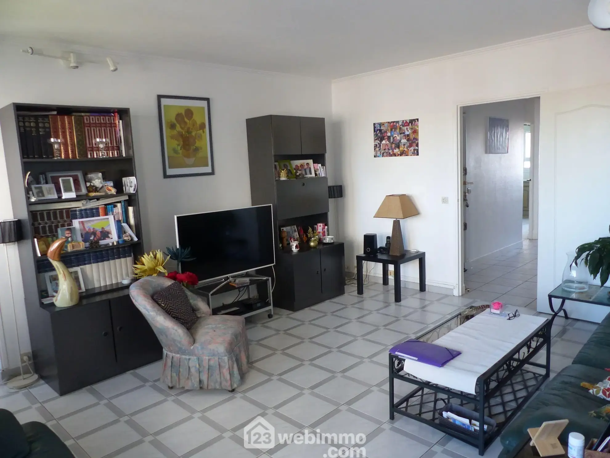 Appartement de 99 m² à Bihorel avec 3 chambres, résidence sécurisée et parking 