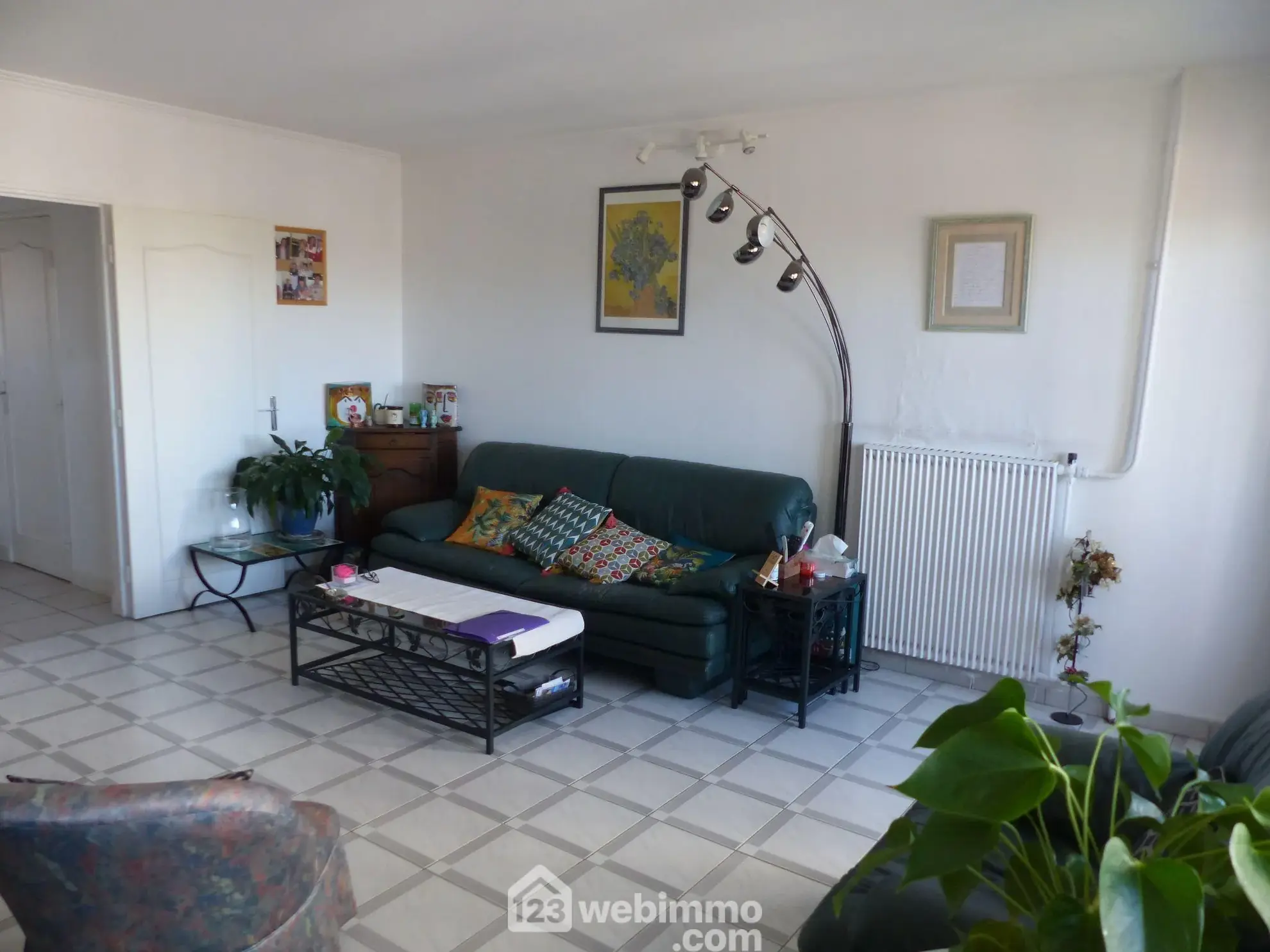 Appartement de 99 m² à Bihorel avec 3 chambres, résidence sécurisée et parking 