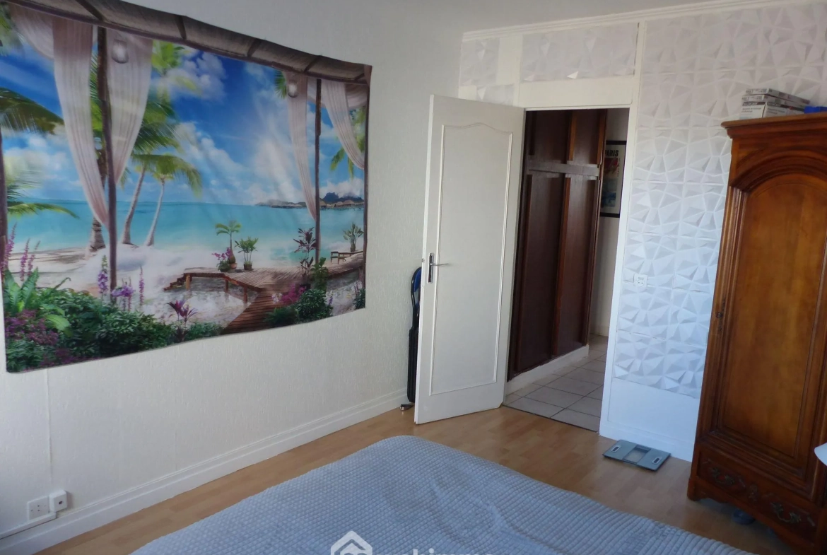 Appartement de 99 m² à Bihorel avec 3 chambres, résidence sécurisée et parking 