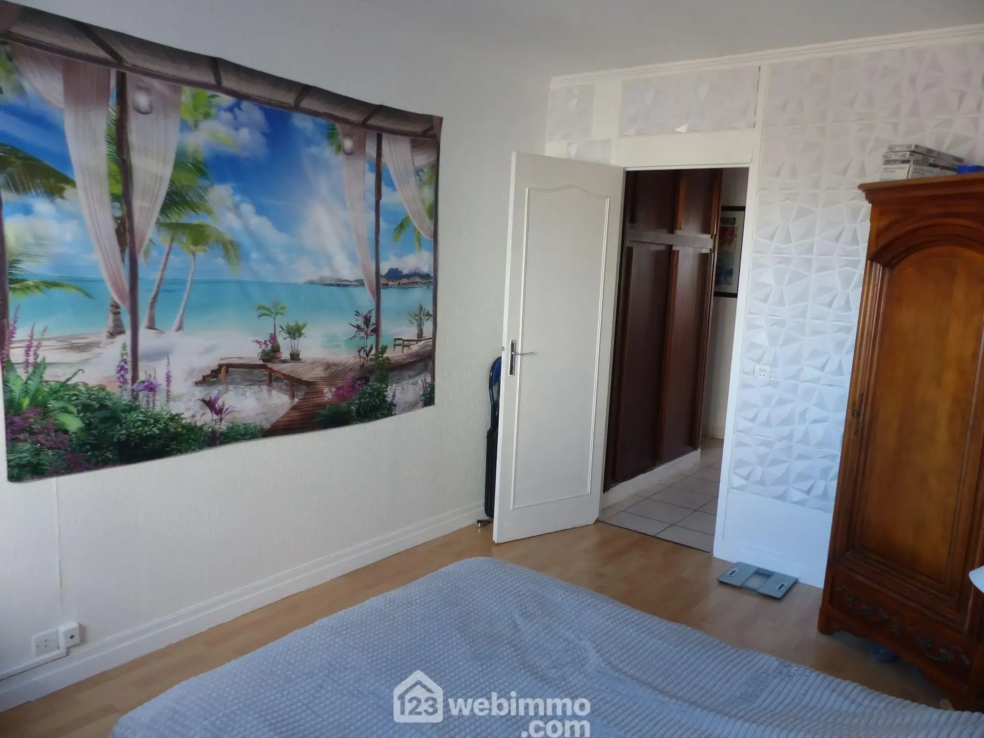 Appartement de 99 m² à Bihorel avec 3 chambres, résidence sécurisée et parking 