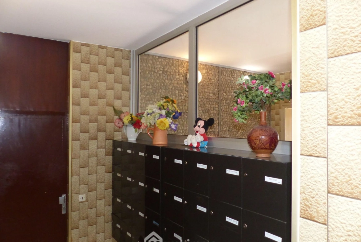 Appartement de 99 m² à Bihorel avec 3 chambres, résidence sécurisée et parking 