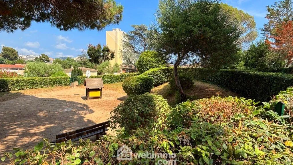 Appartement 3 pièces de 71 m² au Cannet avec parking et cave 