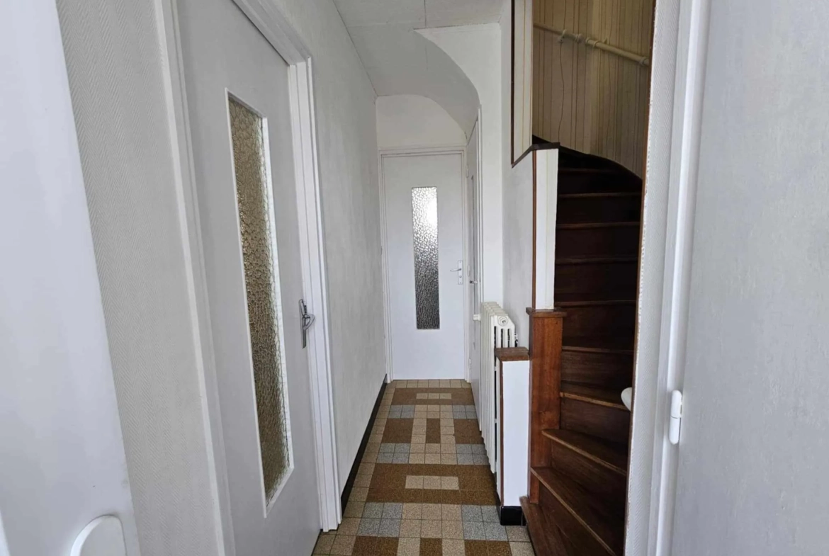 Maison semi-individuelle à vendre à Berlaimont avec jardin et garage 