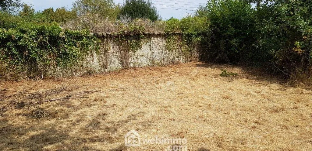 Terrain constructible de 753 m² à vendre proche de Nemours 