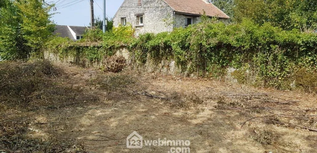 Terrain constructible de 753 m² à vendre proche de Nemours 