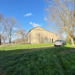 Ferme à rénover avec dépendances et grand espace en pleine campagne près de Réalmont