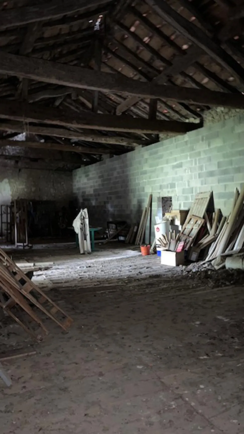 Ferme à rénover avec dépendances et grand espace en pleine campagne près de Réalmont 