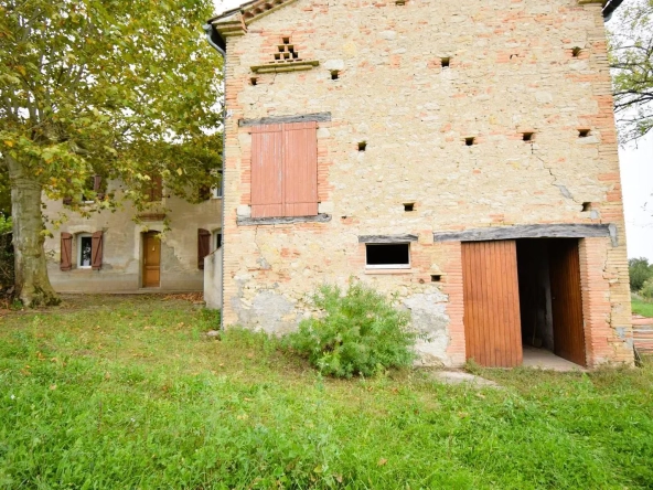 Maison ancienne à rénover de 124 m² avec dépendances près de Gaillac