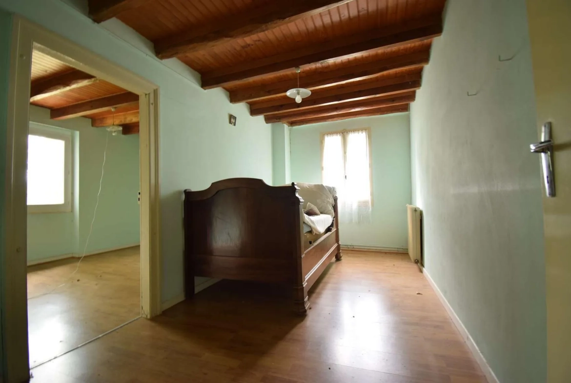 Maison ancienne à rénover de 124 m² avec dépendances près de Gaillac 