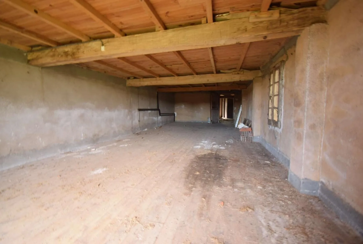 Maison ancienne à rénover de 124 m² avec dépendances près de Gaillac 