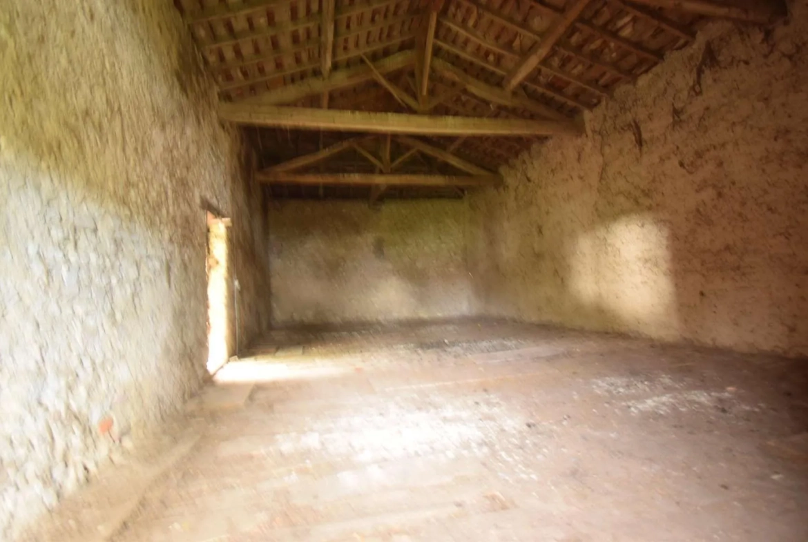 Maison ancienne à rénover de 124 m² avec dépendances près de Gaillac 