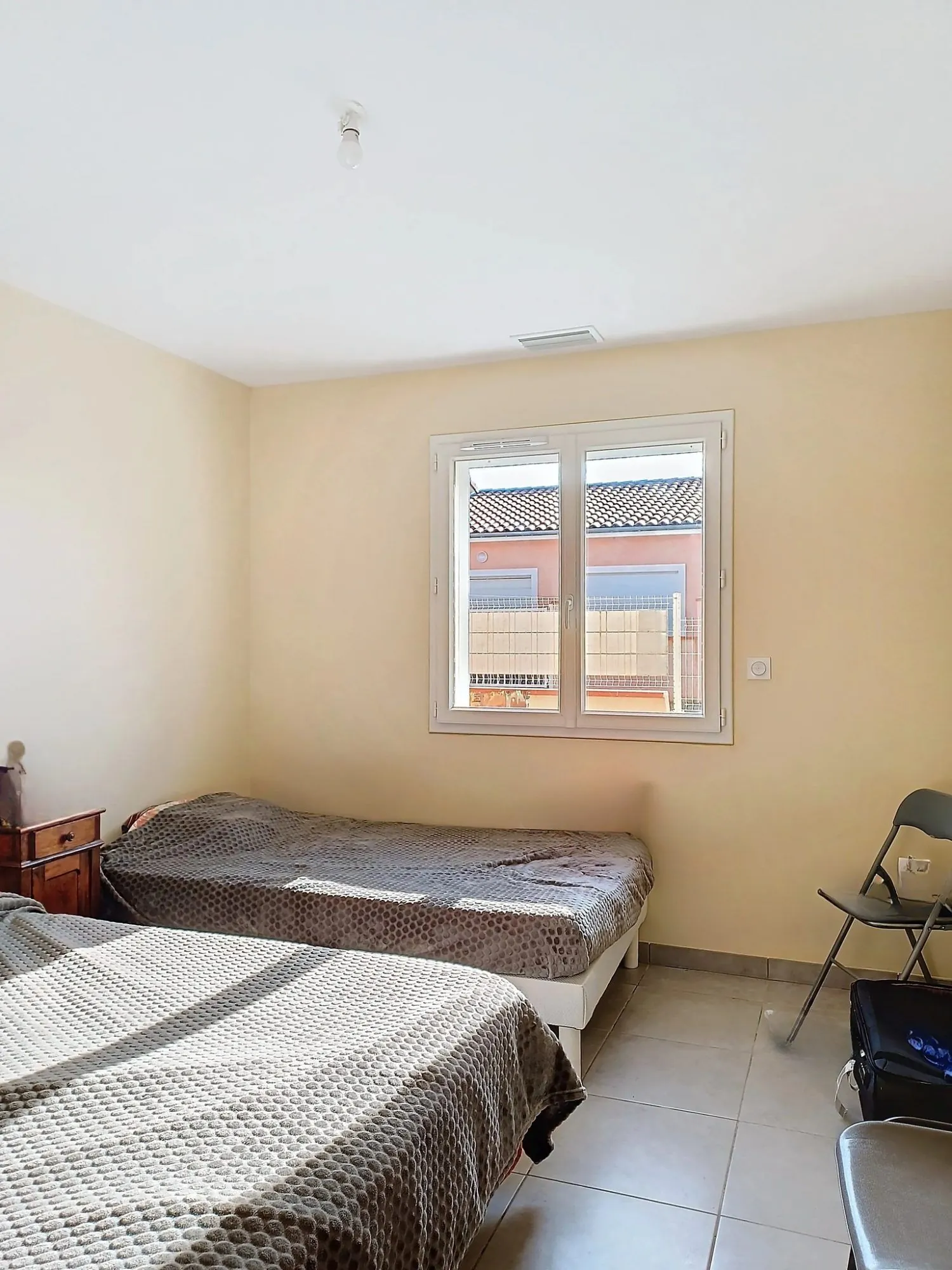 Maison de plain-pied moderne à Vénès dans le Tarn, 95 m² avec jardin et garage 