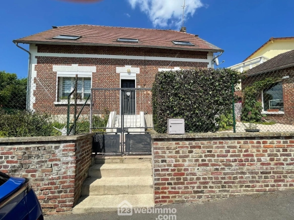 Maison lumineuse en briques de 160 m² à Anizy-le-Grand avec jardin et garage