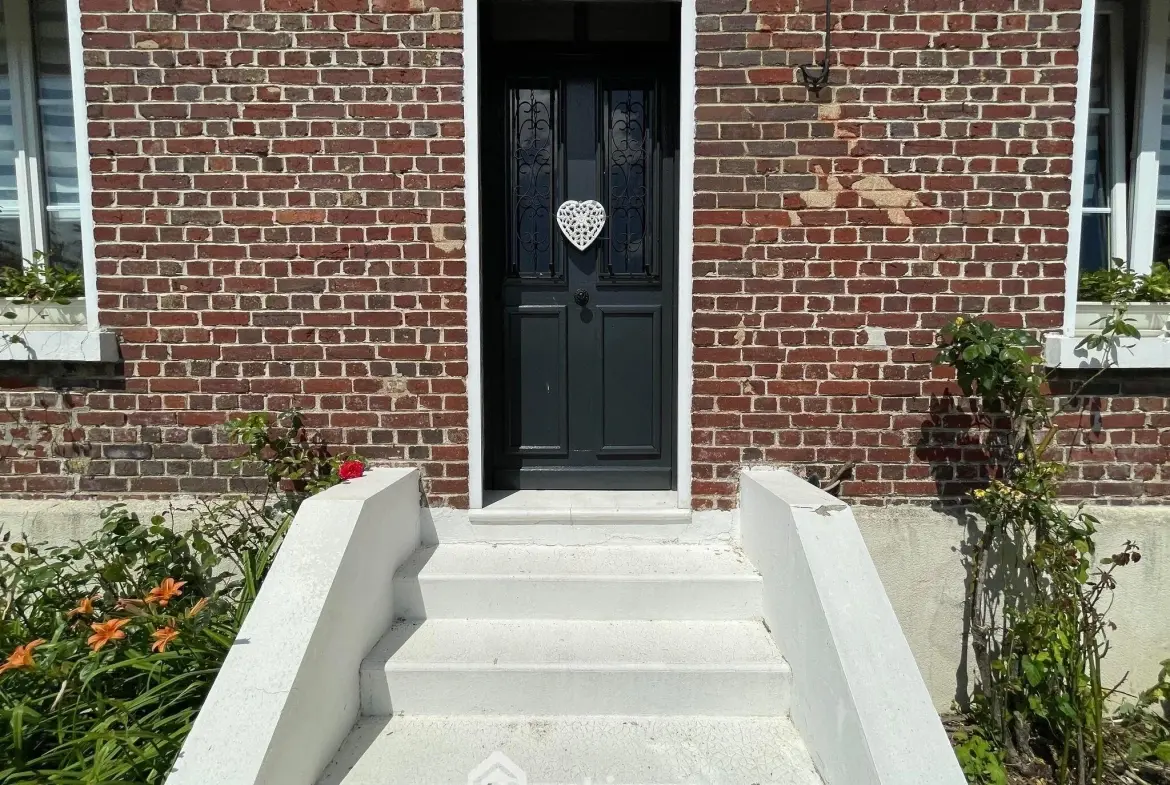 Maison lumineuse en briques de 160 m² à Anizy-le-Grand avec jardin et garage 